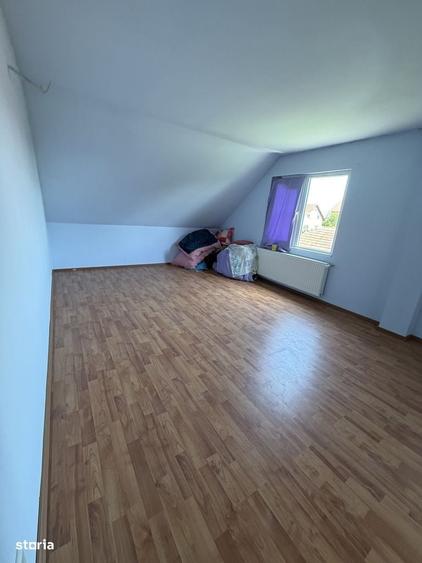 Casă cu 4 camere în Ghiroda
