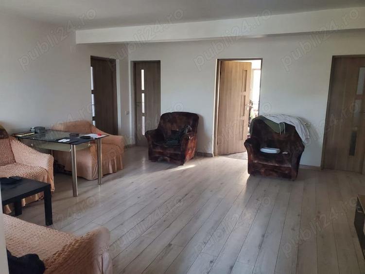 Casă cu 5 camere cu Teren 300 Mp în Valu lui Traian