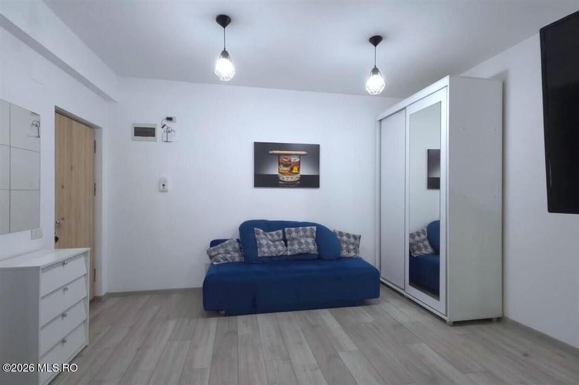 Apartament cu 2 camere semidecomandat, mobilat în Năvodari