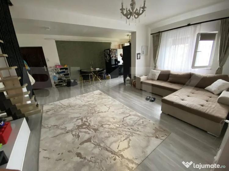 Apartament cu 4 camere decomandat în Central