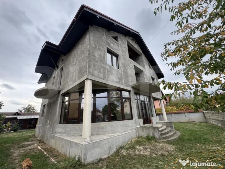 Casă cu 2 camere cu Teren 800 Mp în Șișești