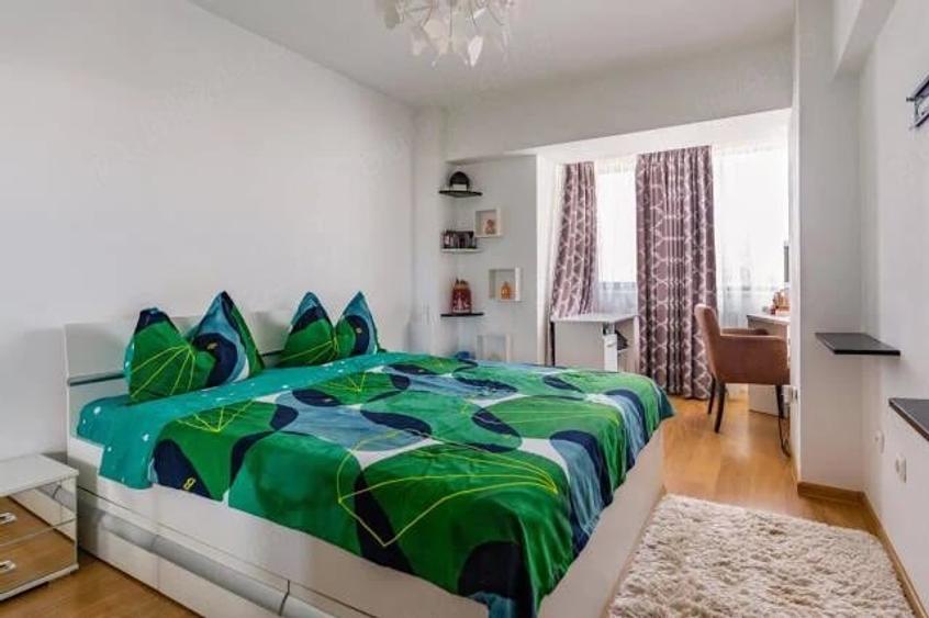 Apartament cu 4 camere decomandat în Central