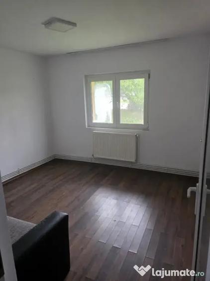 Apartament cu 2 camere decomandat în Mătăsari