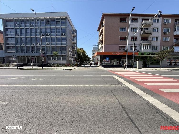 Spațiu comercial, de 98 mp, în Central