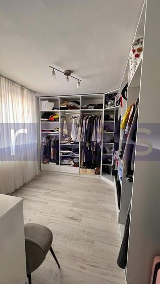 Apartament cu 4 camere decomandat, mobilat în Colentina