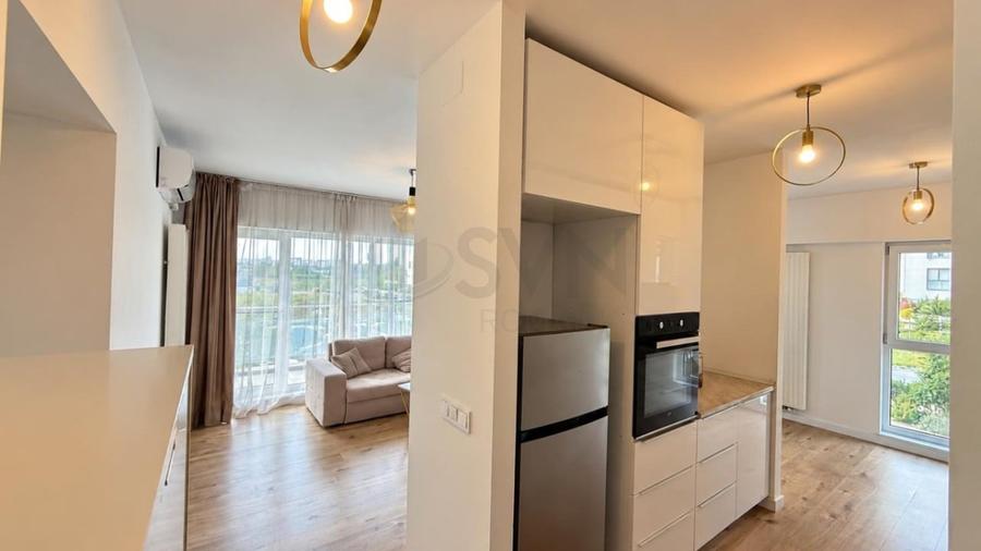 Apartament cu 3 camere semidecomandat în Barbu Văcărescu