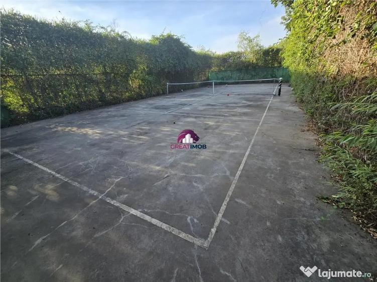 Casă cu 6 camere cu Teren 2500 Mp în Vlădiceasca