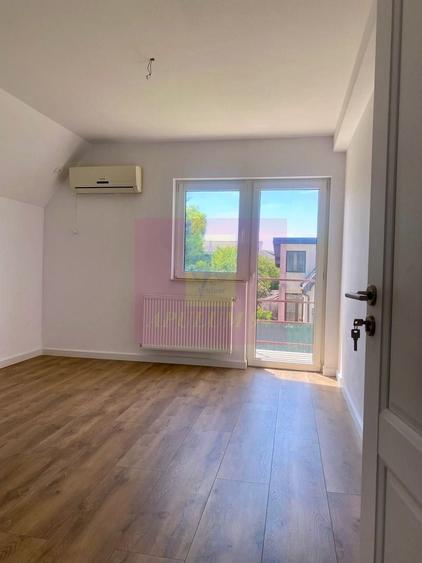 Duplex cu 4 camere cu Canalizare în Mogoșoaia