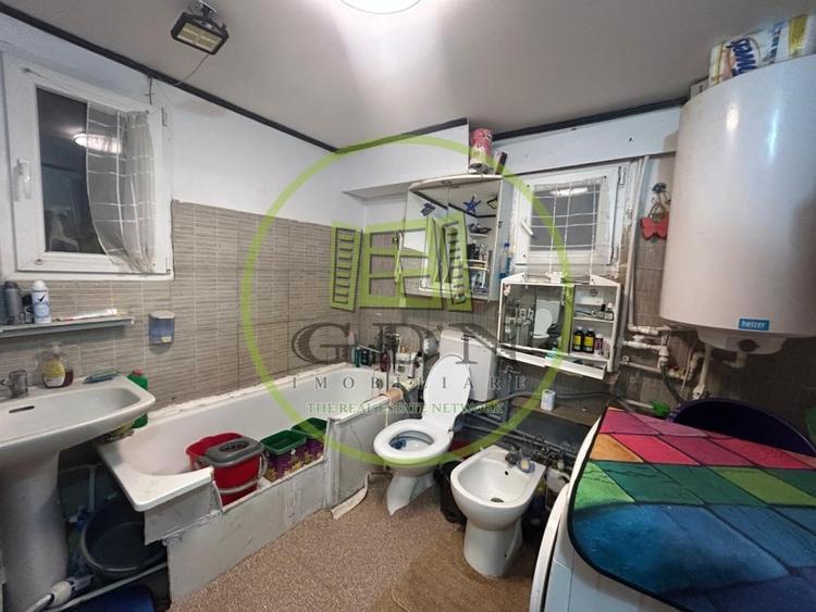 Casă individuală cu 3 camere cu Canalizare în Cârcea