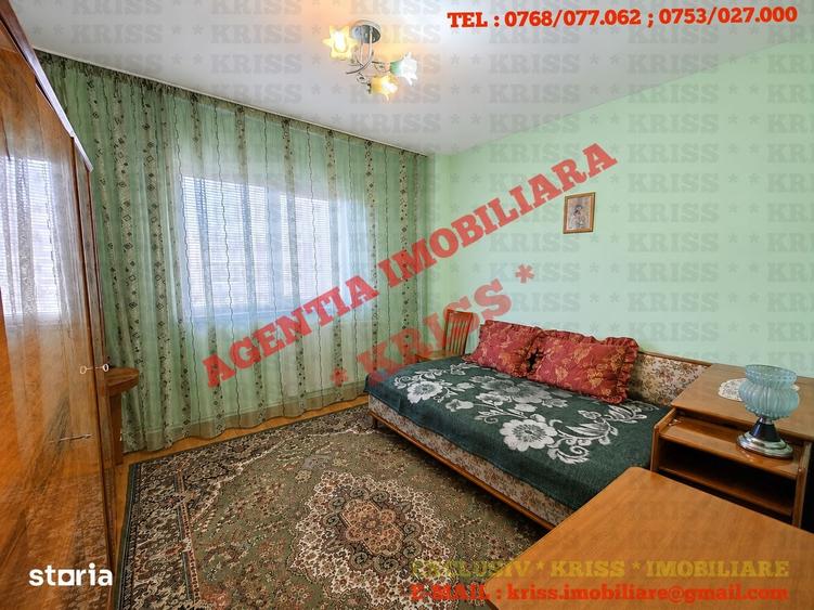 Apartament cu 3 camere decomandat în Central