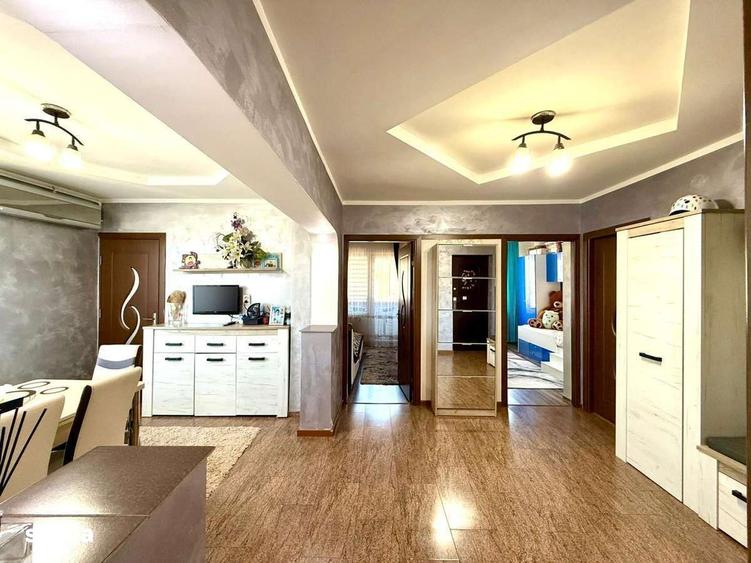 Apartament cu 3 camere decomandat în Central