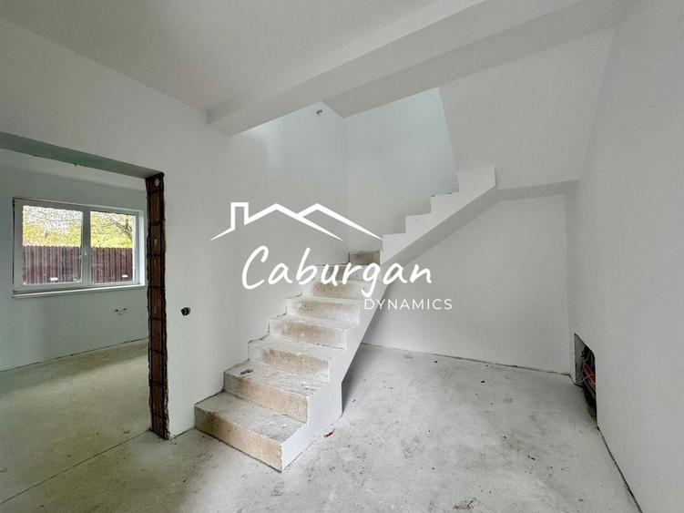 Duplex cu 4 camere cu Canalizare în Exterior Vest