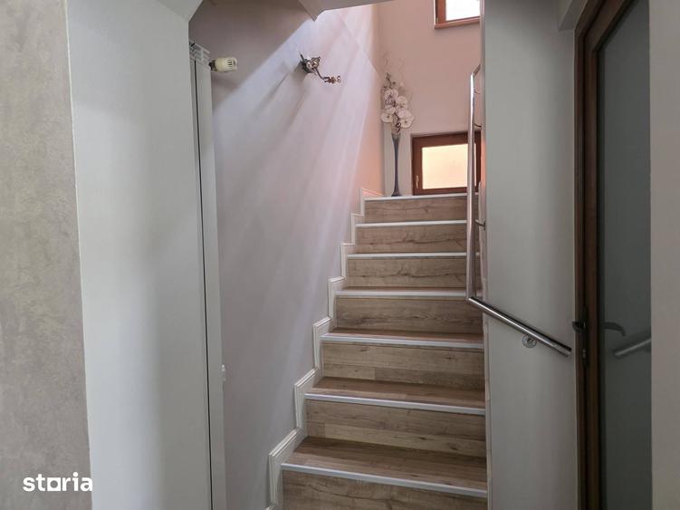 Casă cu 4 camere cu Teren 889 Mp în Oșorhei