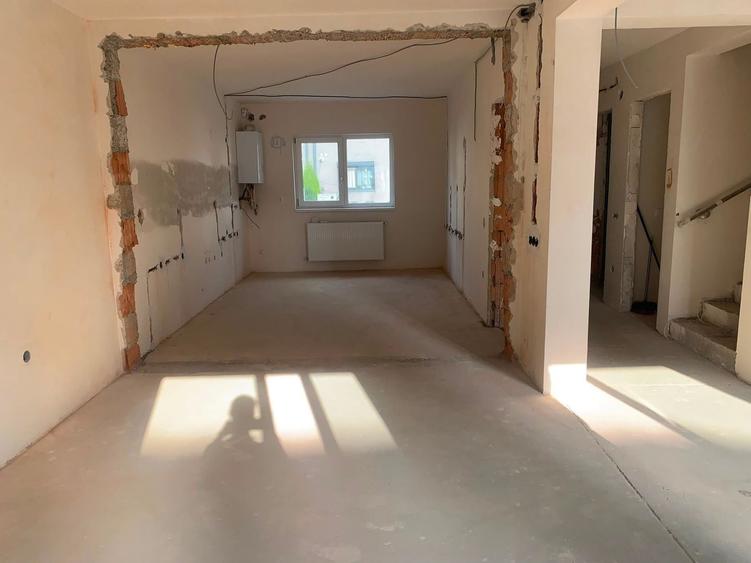 Duplex cu 4 camere cu Canalizare în Șelimbăr