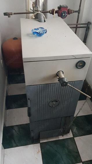 Apartament cu 3 camere decomandat în Oravița