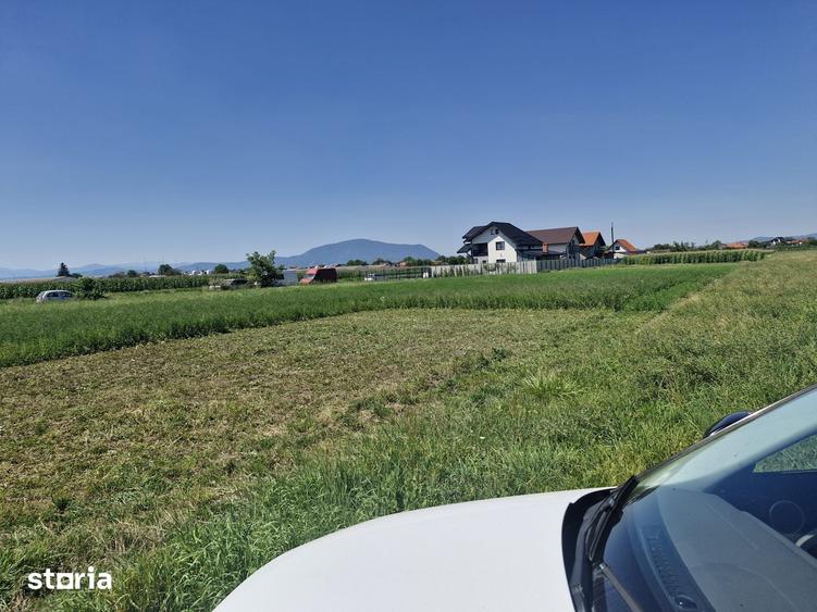 Teren de 1926 mp, în Stupini
