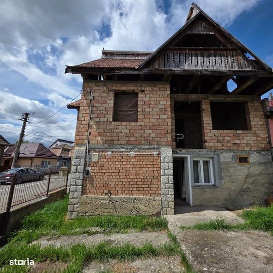 Casă cu 3 camere cu Teren 176 Mp în Central