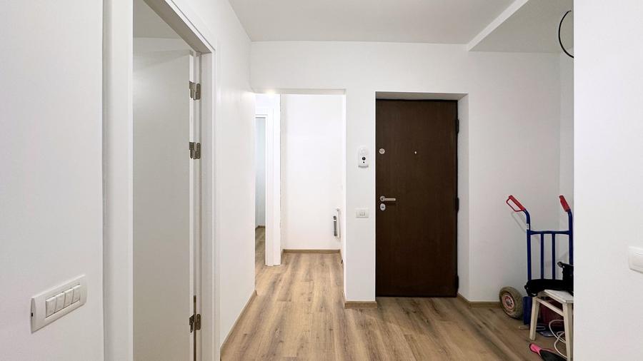 Apartament cu 3 camere semidecomandat în Crângași