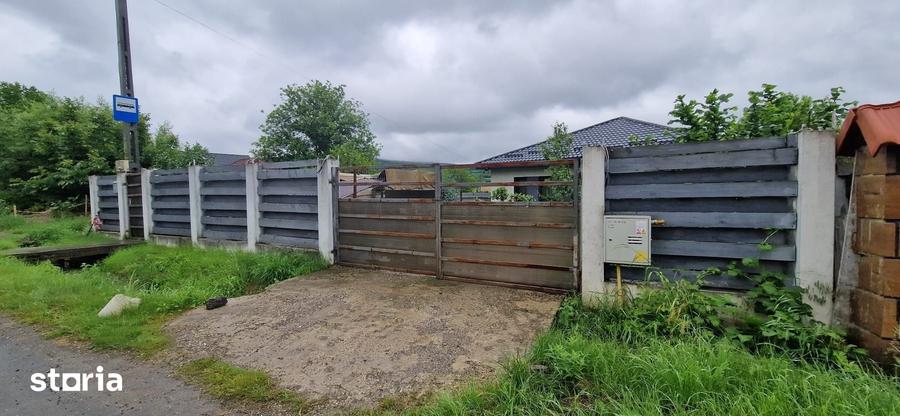 Casă cu 4 camere cu Teren 500 Mp în Bucium