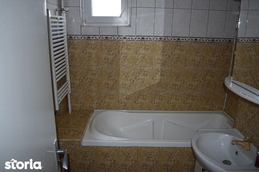 Apartament cu 3 camere în Nufărul