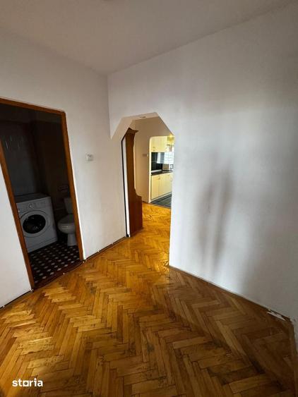 Apartament cu 3 camere decomandat, mobilat în City Park Mall