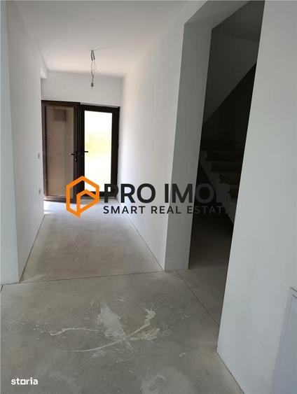 Casă cu 4 camere decomandat în Căpățânești
