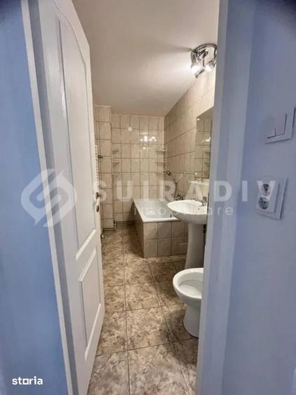 Apartament cu 3 camere decomandat în Plopilor