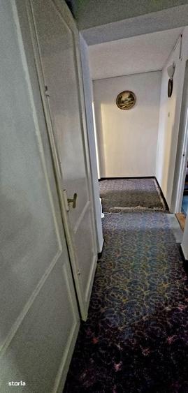 Apartament cu 3 camere decomandat în Micro 5