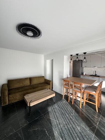Apartament cu 2 camere decomandat, mobilat în Polivalentă