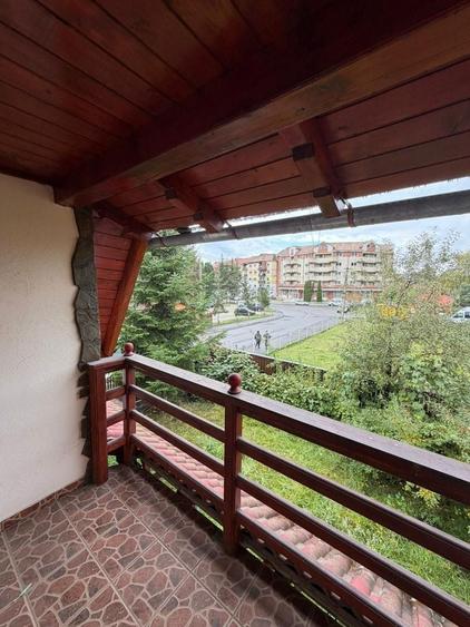 Casă individuală cu 7 camere cu Teren 400 Mp în Central