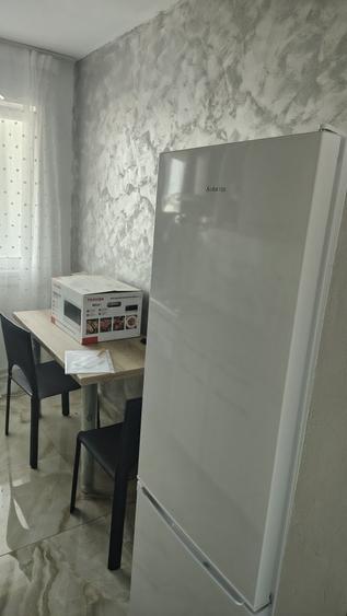 Apartament cu 3 camere decomandat în Dacia