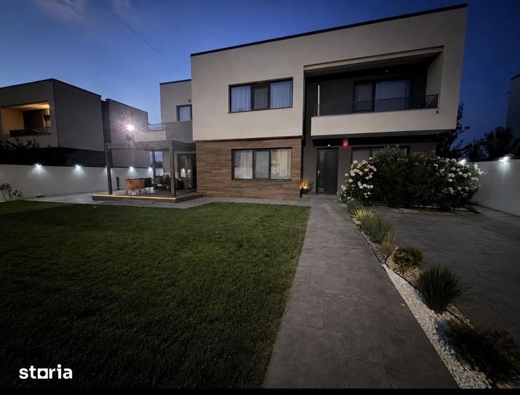 Casă cu 4 camere cu Teren 361 Mp în Malu Mare