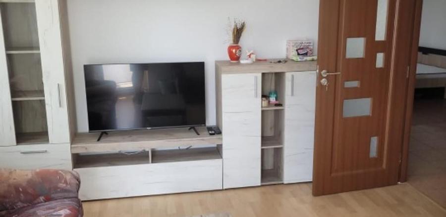 Închiriere Apartament 3 camere în Aviatiei - 1