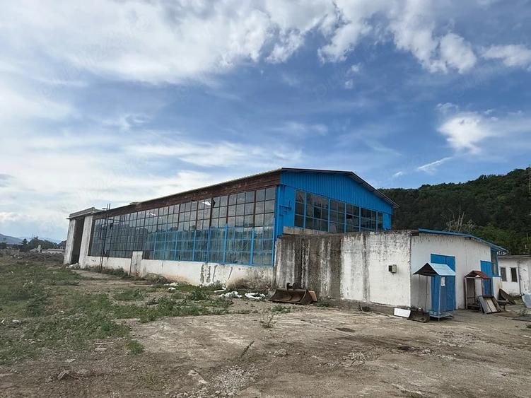 Spațiu comercial, de 5,000 mp, în Gura Văii