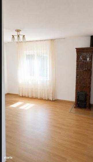 Casă cu 3 camere în Corbi