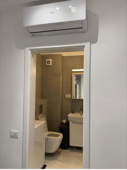 Garsonieră decomandată în Roșu