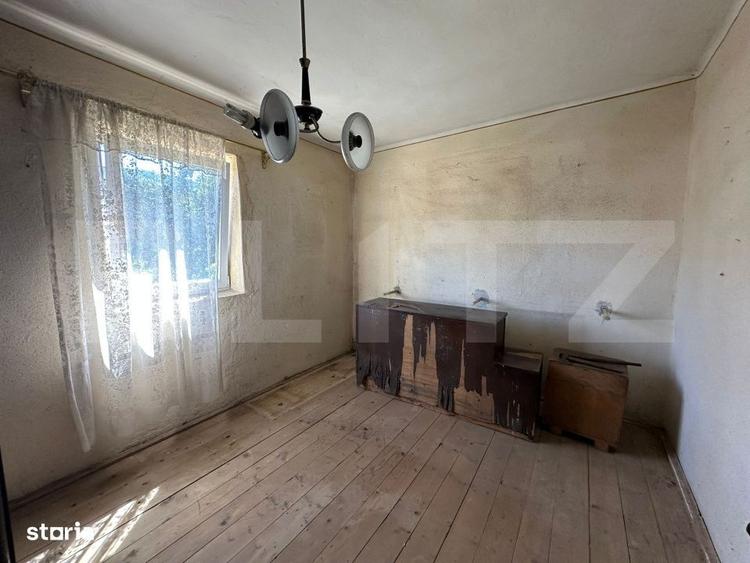Casă cu 4 camere cu Teren 2534 Mp în Brănișca