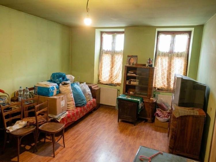 Casă individuală cu 3 camere cu Canalizare în Central