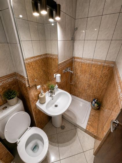 Apartament cu 5 camere decomandat în Unirii