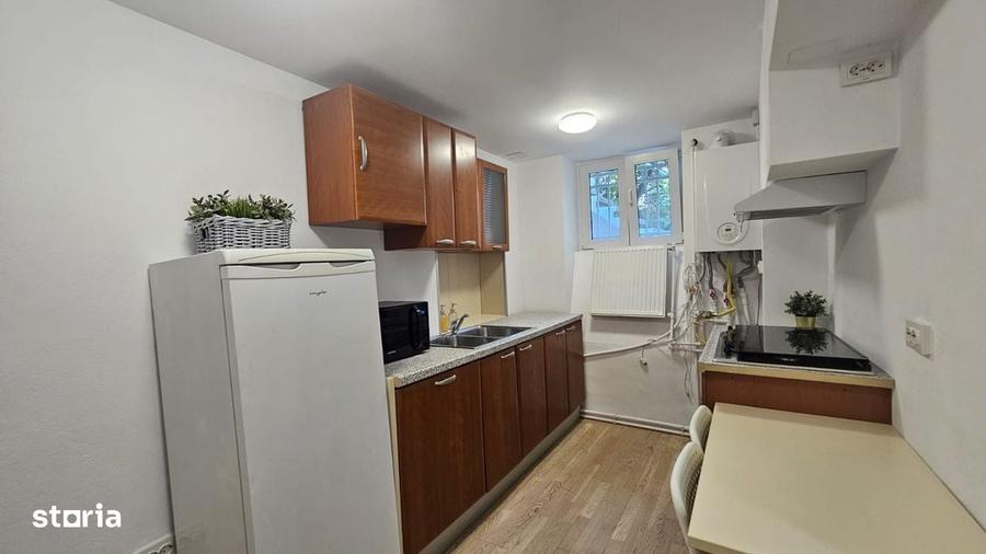 Apartament cu 4 camere în Aviatorilor