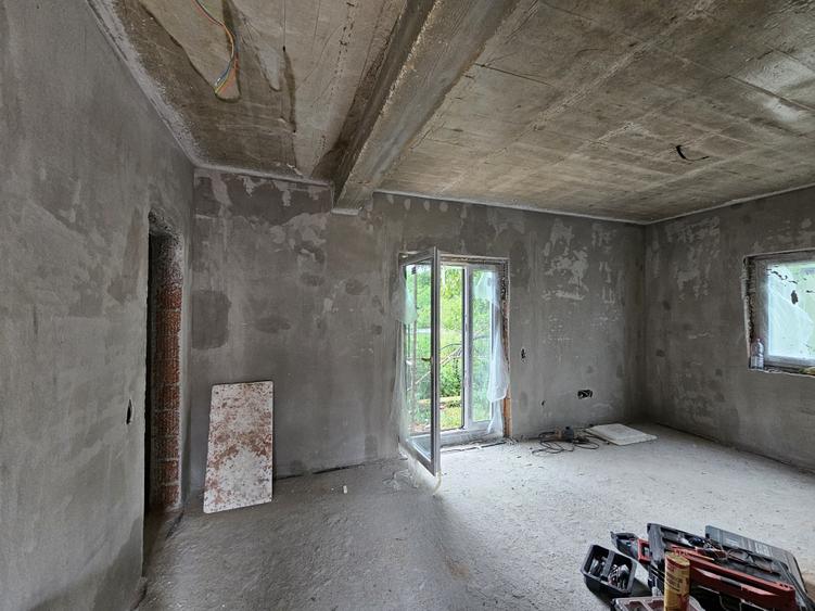 Duplex cu 3 camere cu Canalizare în Giarmata