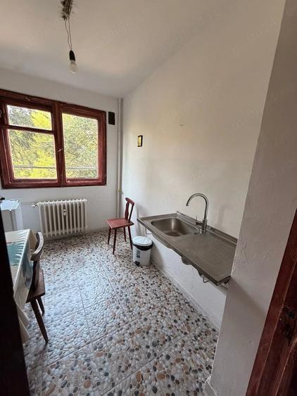 Apartament 3 camere | Etaj 2 9 | Zona Gorjului - 1