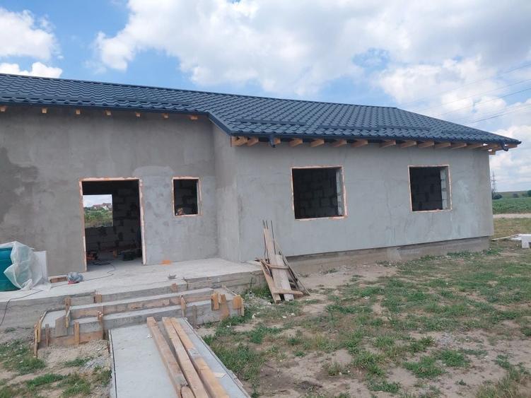 Casă cu 3 camere în Șimnicu de Jos