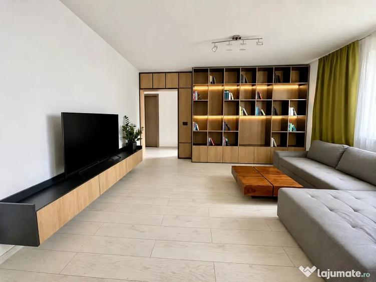 Apartament cu 3 camere semidecomandat în Central