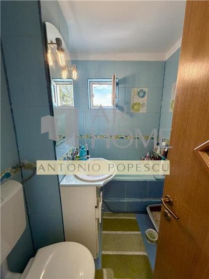 Apartament cu 4 camere decomandat, mobilat în Republicii