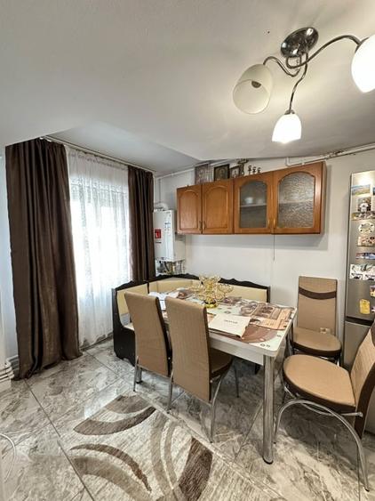 Apartament cu 3 camere decomandat, mobilat în Cornetu