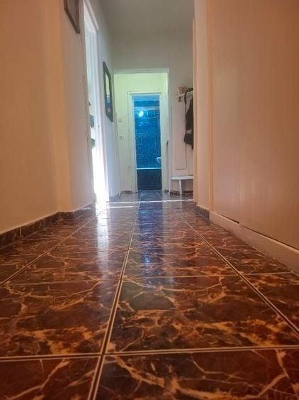 Apartament cu 4 camere decomandat, mobilat în Tineretului