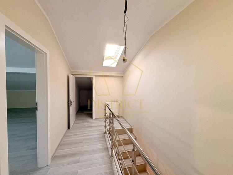Duplex cu 4 camere cu Canalizare în Moșnița Veche