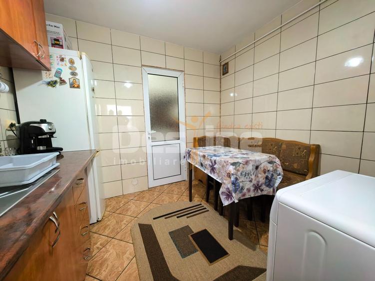 Apartament cu 2 camere decomandat, mobilat în Podul de Piatră