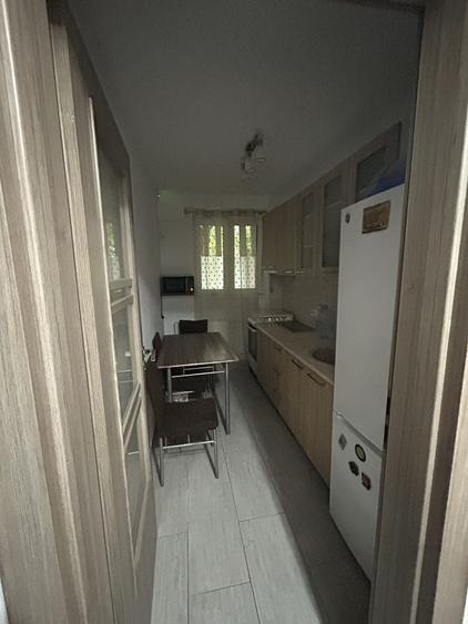 Apartament cu 2 camere semidecomandat în Brâncoveanu